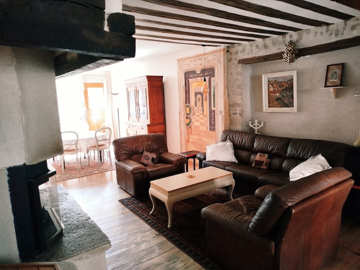 Gîte Du Lavoir, Dans Rue Calme, Centre-ville. - Arbois