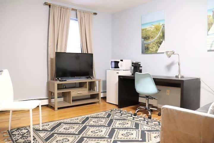 3-min Walk To Subway, Parking, Top Floor - Cambridge, MA