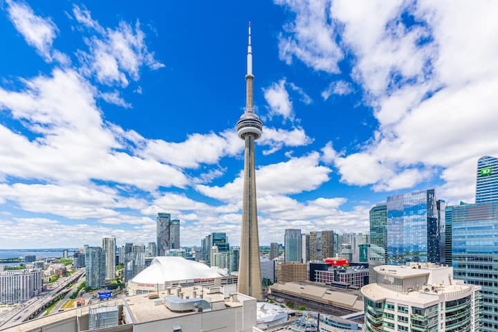 Cozy Toronto Condo With Cn Tower View & Workspace - Toronto
