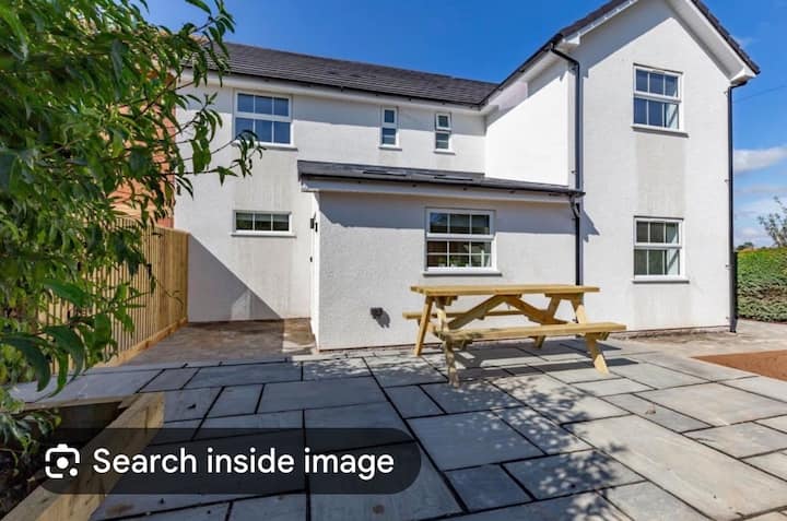 Charming 7bedroom/5bath Cozy Home - Bristol