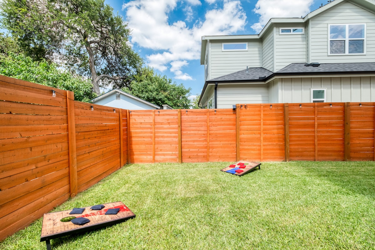 Luxury New Build | Backyard Oasis | UT & Downtown