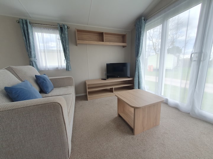B9 2 Bedroom Caravan In Our Quiet Country Park - Forres