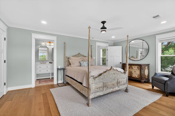 Primary bedroom (all beds have encasements protectors and mattress pads)