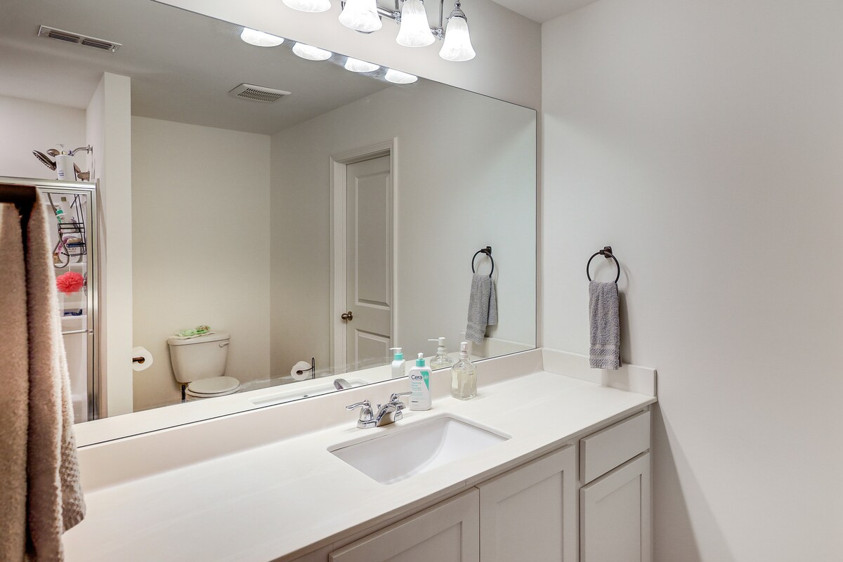 Work & Play! Peaceful Extended Stay in Hoschton