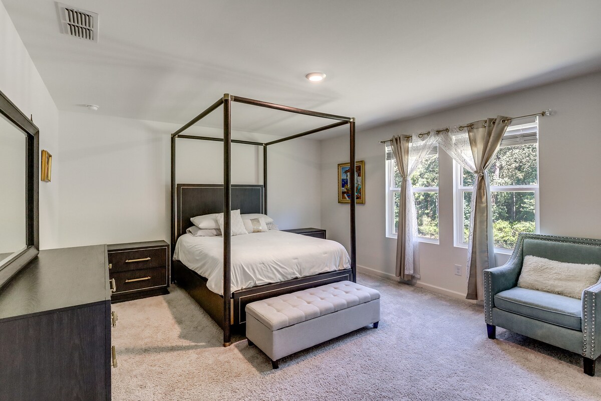 Work & Play! Peaceful Extended Stay in Hoschton