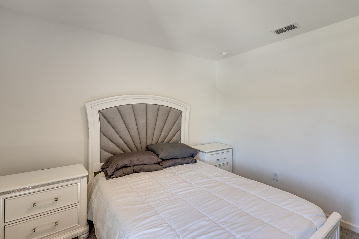 Work & Play! Peaceful Extended Stay in Hoschton