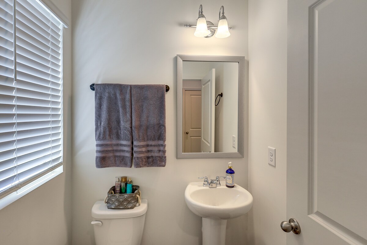 Work & Play! Peaceful Extended Stay in Hoschton