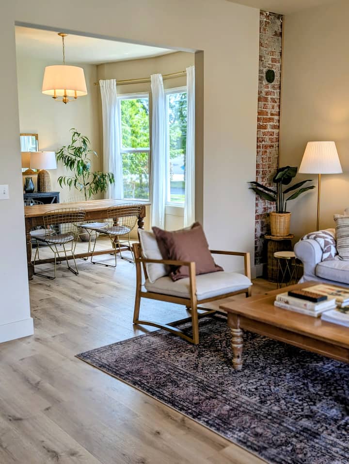 Downtown Bellingham Boutique Stay | 2br Retreat - Bellingham, WA