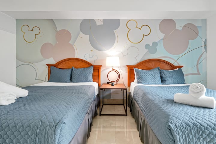 Orlando Getaway Free Park Shuttle Pool & Hot Tub - Orlando, FL