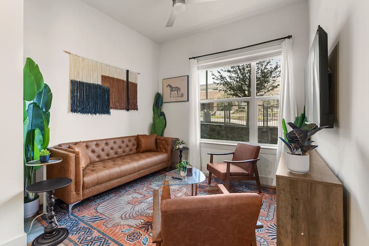 Stylish Mckinney 1br | Dining + Downtown Csa 6108 - マッキニー, TX