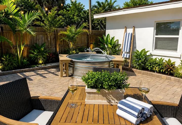 Designer Cottage+studio  Pool  Gym  1blk Beach - Melbourne Beach, FL
