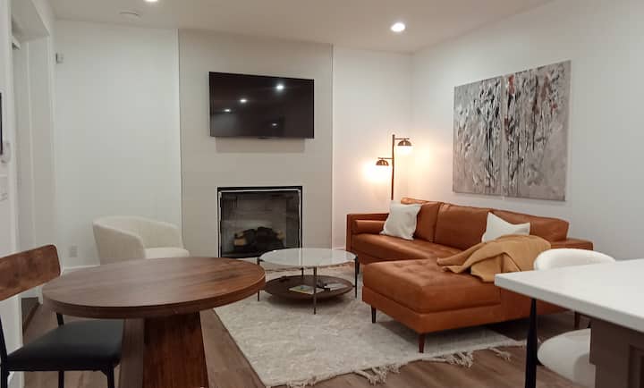Private 2 Bdrm Guest Suite In West Vancouver Home - West Vancouver