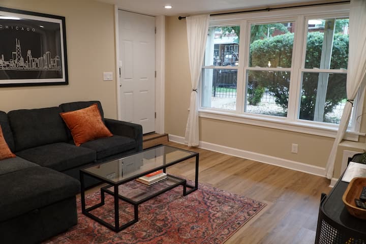 Fully Furnished 2br | In-unit Laundry + Fast Wifi - Chicago, IL