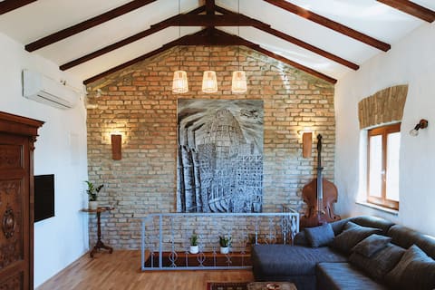 Popular Airbnb listing: Casa Pinot & Rosé in Pobri