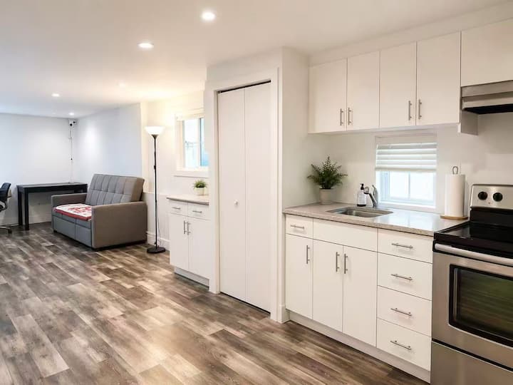 Cozy Vancouver 2br Suite With Private Entrance - Vancouver