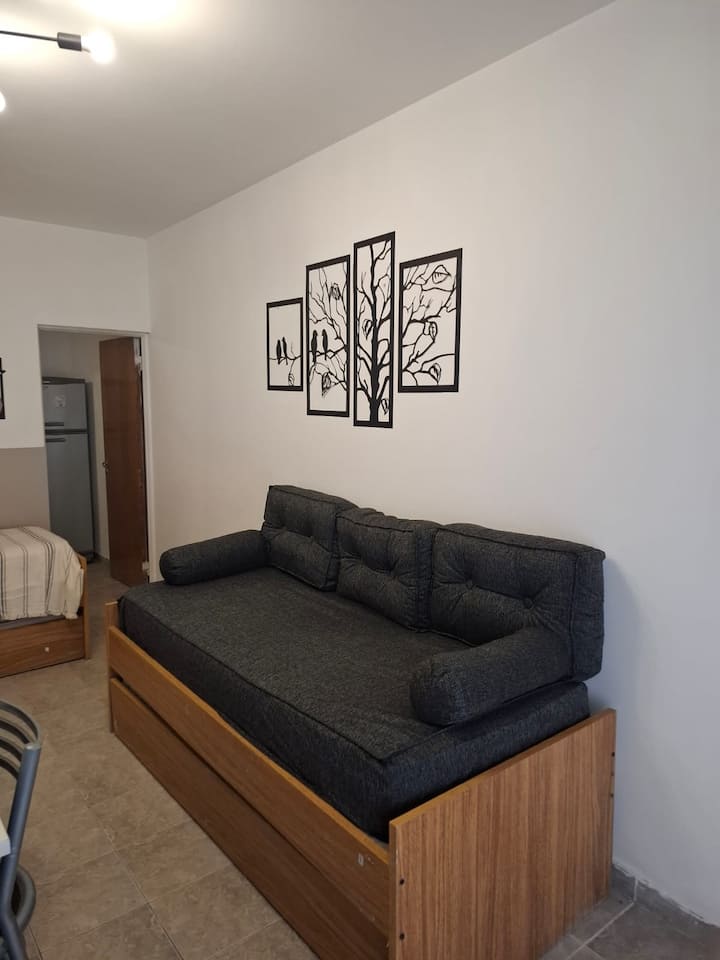 Departamento Para 6 Ocupantes Con Cochera Y Patio - Bahía Blanca