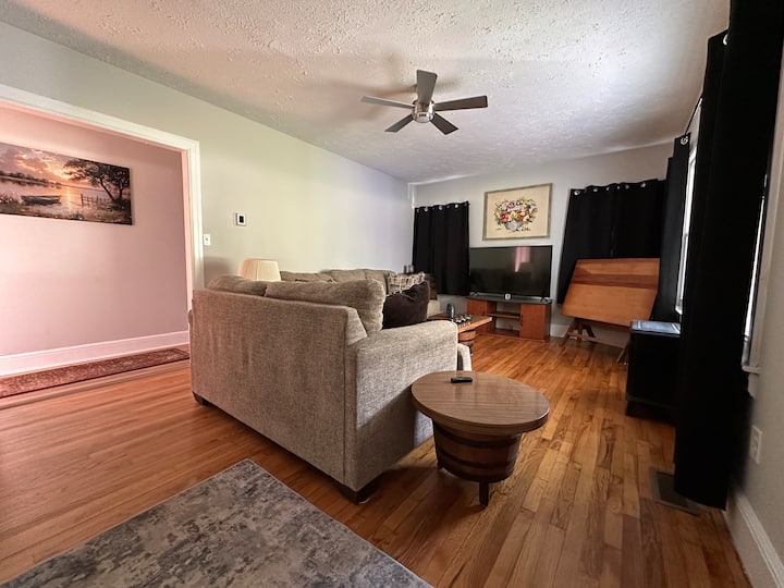 Cozy 3br Virginia Home Near Historic Berry Hill - South Boston, VA