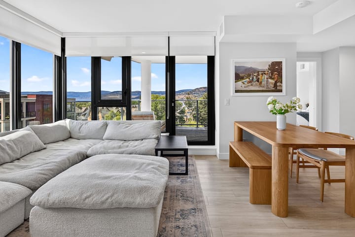 Elegant Aqua Condo | Lakefront - Kelowna