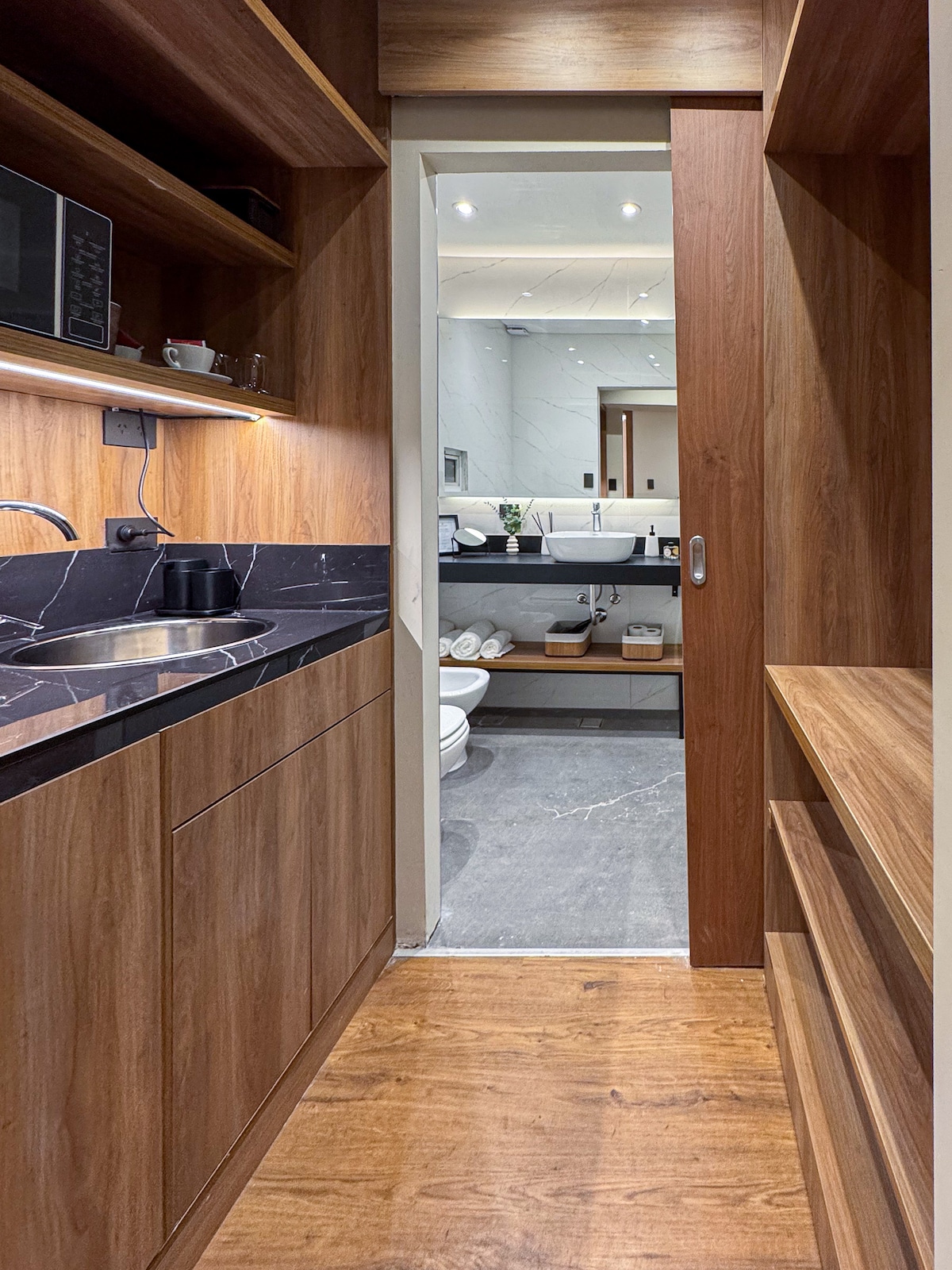 Estudio con kitchenette y bañera