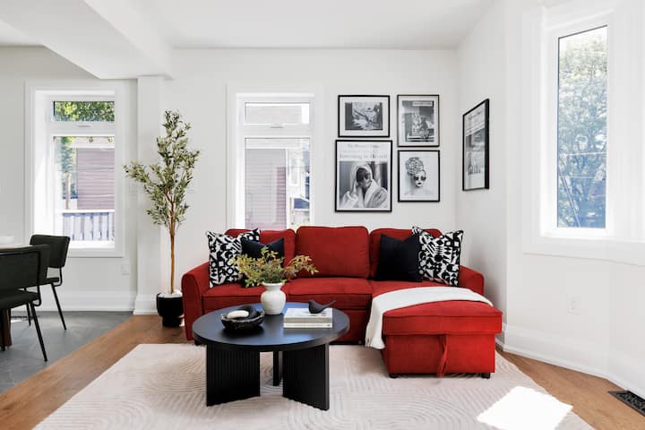 Boutique King Suite Near Danforth & Subway! - Toronto