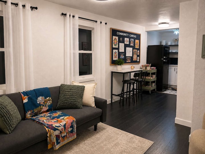 The Creative Escape With Community Canvas Loft - Coeur d'Alene, ID
