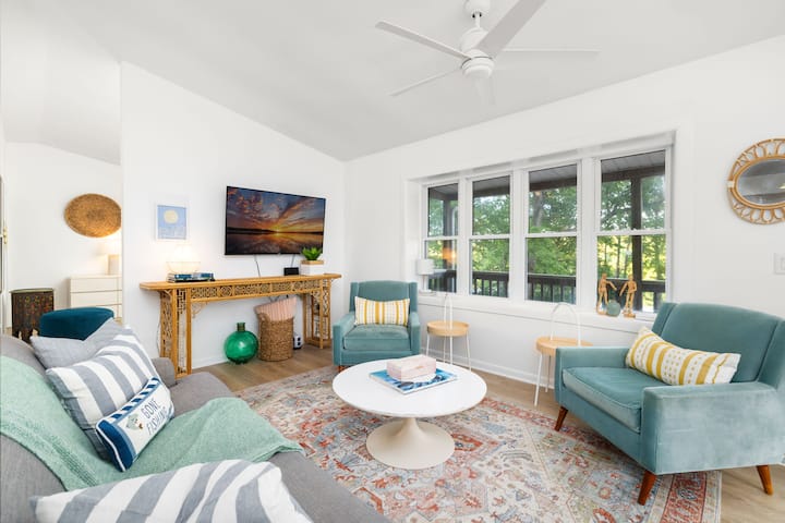 Lakefront, Dock, Lift, Kayaks, Game Room, Fire Pit - Lake Gaston