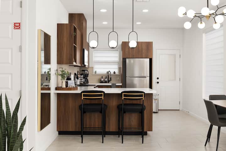 New! Designer 2br | Safe Community | Fast Internet - Mission, TX