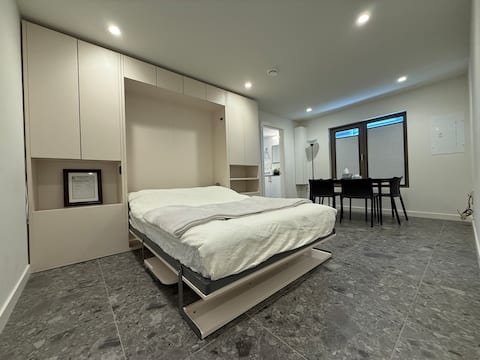 Successful Airbnb property: Private Suite w Separate Entrance in Family Home in Greater Vancouver