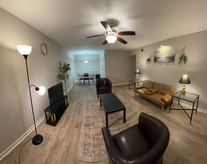 Stylish Home Away From Home Near Iah Airport. - Humble, TX