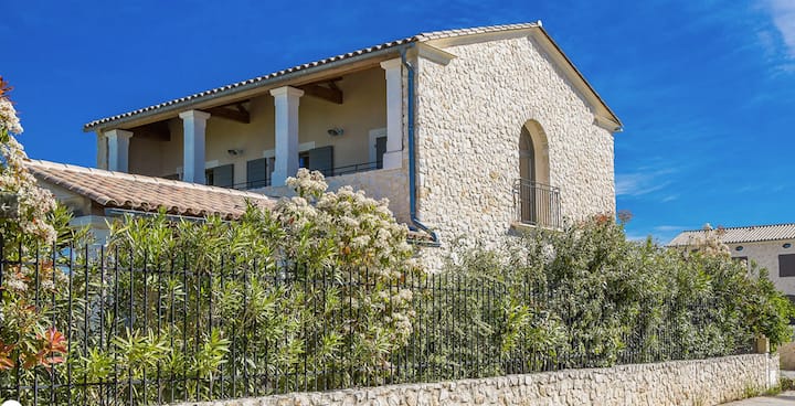 3 Bed Property Brings Rural Charm & Modern Living - Aubussargues