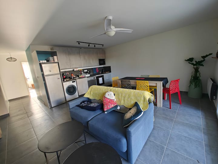 Appartement 2 Chambres, Calme Et Agréable - Martigues
