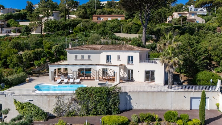 Villa 4 Chambres, Vue Mer Et Piscine à St-maxime - Sainte-Maxime