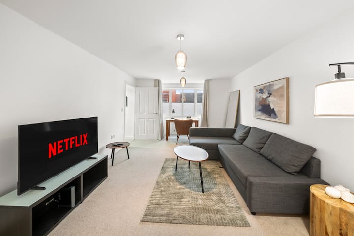 Spacious Oxford Home |Sleeps 9 |Parking & Garden - Oxford