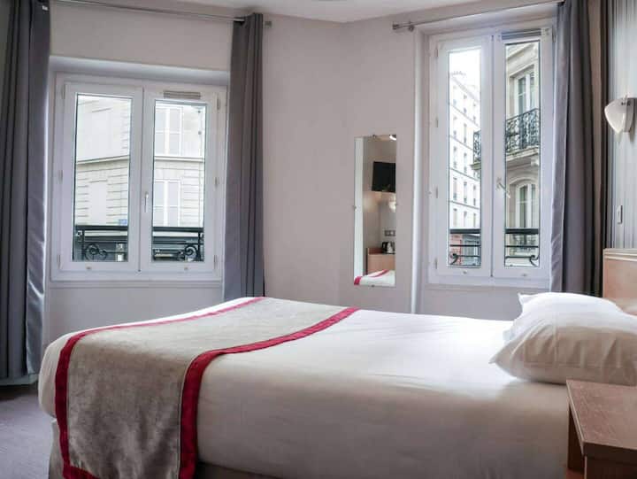Montmartre - Chambre Avec Salle De Bain Privée - Parigi