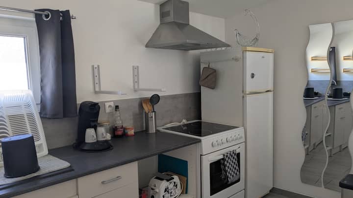 Charmant Studio Tout éQuipé - Suze-la-Rousse