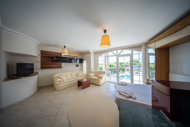 Havuzlu Balkonlu Stüdyo Daire – Plaja 400m - Didim
