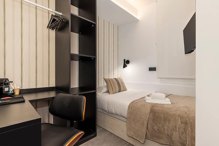 Queen's Coliving Chamberí Vi - Corta Estancia - Madrid
