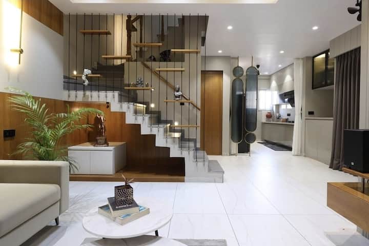 The Terracotta Haven(tara)/modern 4bhk Nr. Airport - Vadodara