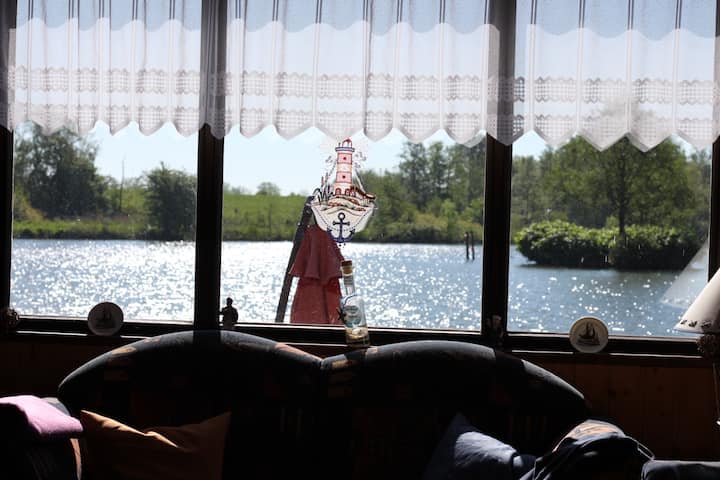 Chalet Am Erlensee Mit Direktem Seezugang - Brake