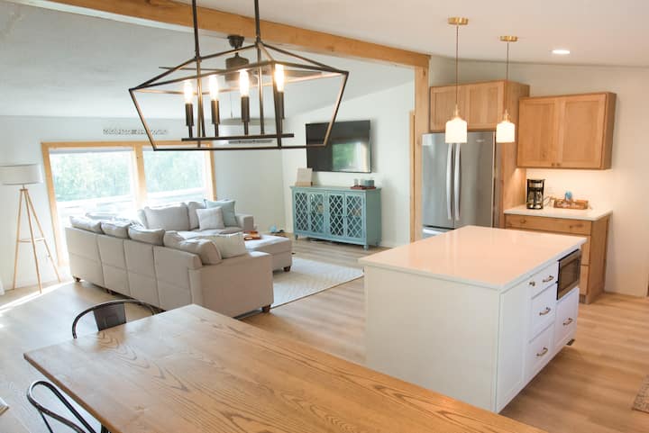 Country Retreat-sleeps 6-fire Pit-creek-boat Pkg - Boyne City, MI