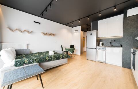 Popular Airbnb listing: Hawelańska 25 Superior Studio in Stare Winogrady