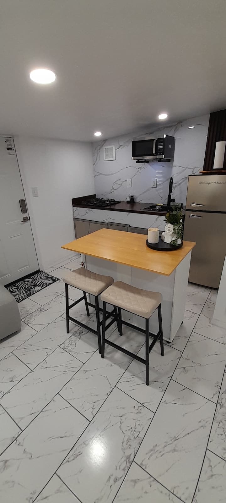 Cozy Nest 100% Private W/ Side Entrance - Sarasota, FL