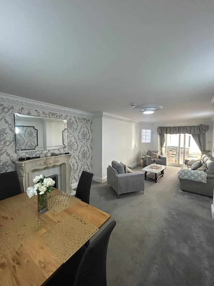 Modern 5br House | Leeds | Family & Group Stay - Leeds City Centre
