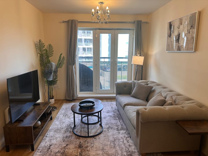 Bright 1-bed | Lift Access, Sleeps 4, Free Parking - Windsor