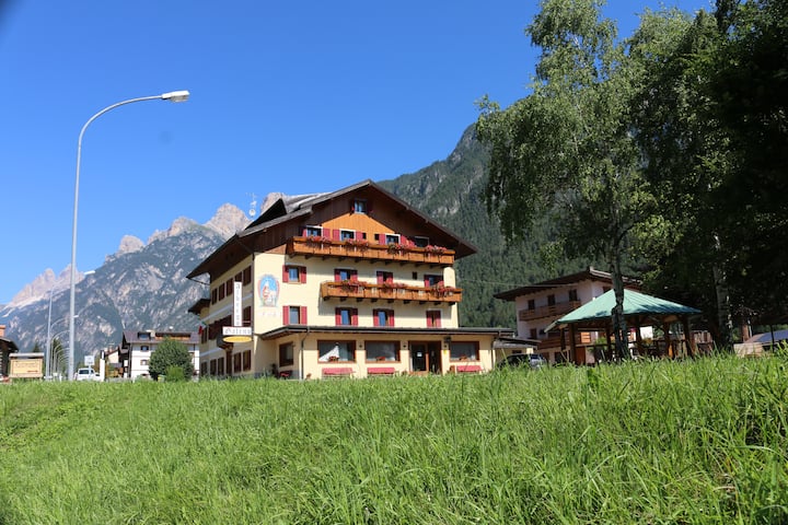Camera B Per 2 Persone Con Bagno+colazione Inclusa - Auronzo di Cadore