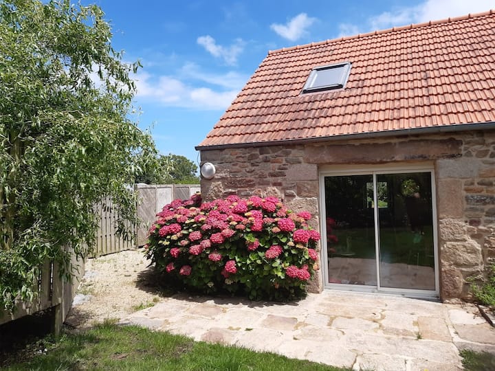 Jolie Maison En Pierre
Classée 3 éToiles - Trégastel