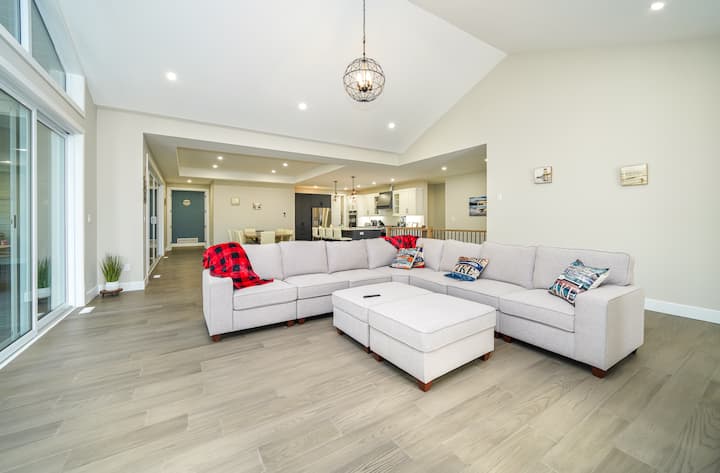 Executive Cottage On Lakeview Hottub Firepit Beach - Grand Bend