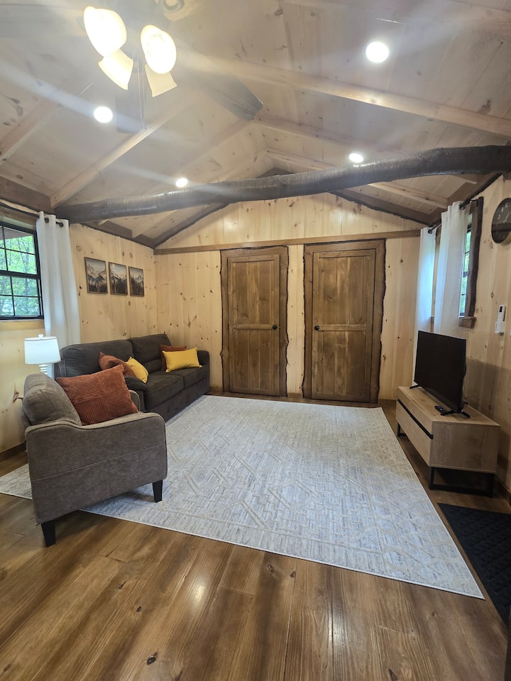 Brookside Cabin @Water View Cabins, 2 Bdms, Slps 5 - Elk County, PA