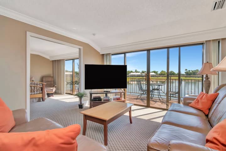 Premium 2br-2ba Lakeview Condo. Sleeps 8 - Wesley Chapel, FL