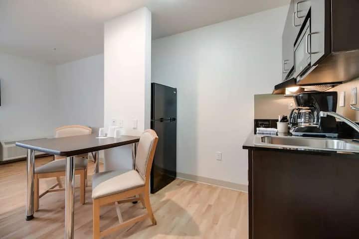 Pet-friendly Stay With Kitchen & Pool Access - Corpus Christi, TX